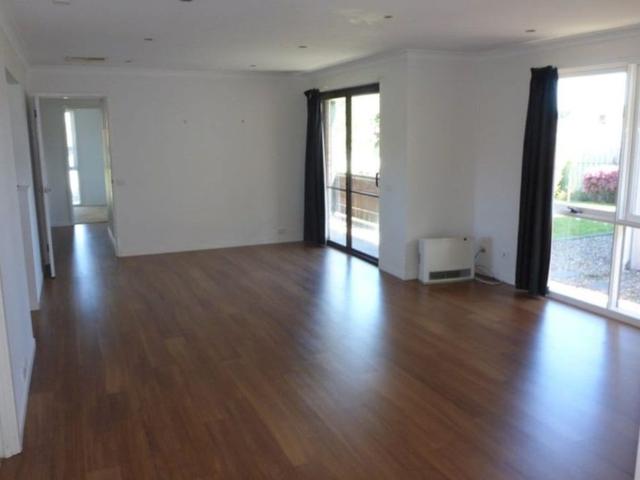Comfortable Family Living in a Peaceful Cul de Sac