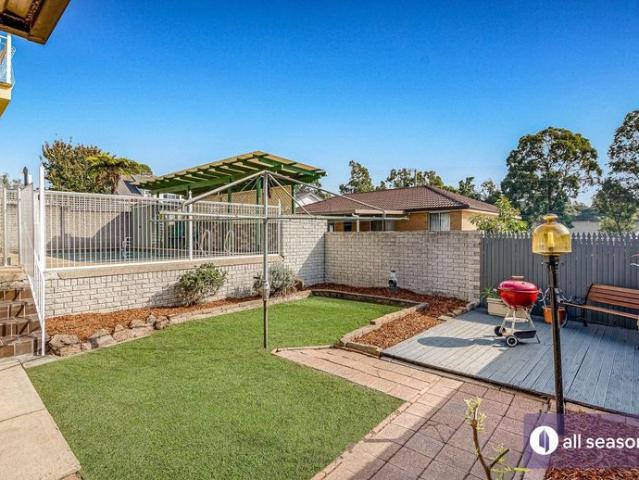Comfortable Family Living in a Peaceful Cul de Sac