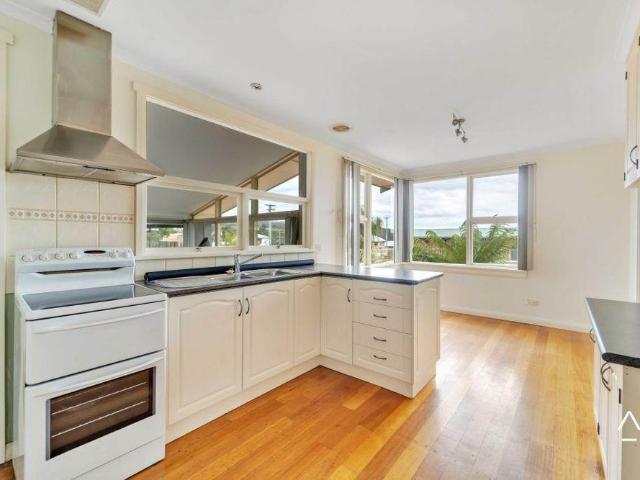 Comfortable Family Living in a Peaceful Location