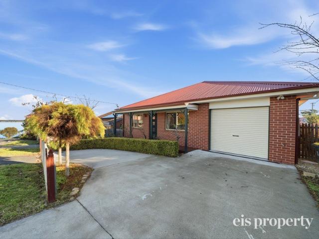 Comfortable Family Living In A Peaceful Location