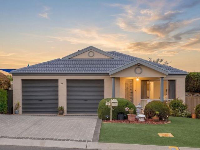 Comfortable Family Living in a Peaceful Setting