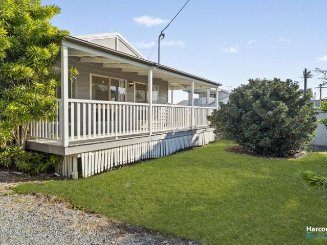 Comfortable Family Living in a Peaceful Steiglitz Setting