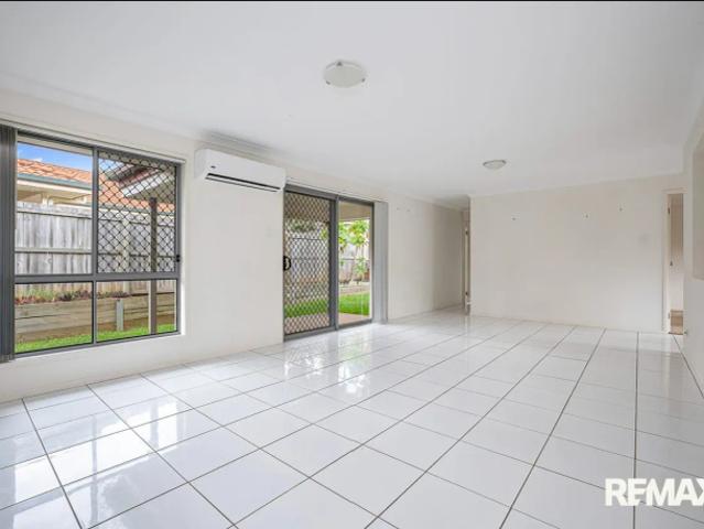 Comfortable Family Living in a Peaceful Redland Bay Location