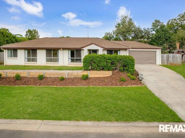 Comfortable Family Living in a Peaceful Redland Bay Location