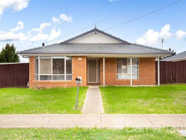 Comfortable Family Living in a Prime, Convenient Location