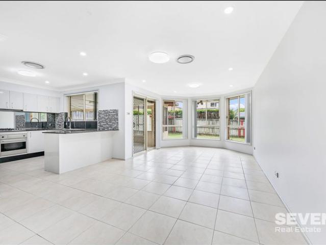 Comfortable Family Living in a Prime Glenwood Location