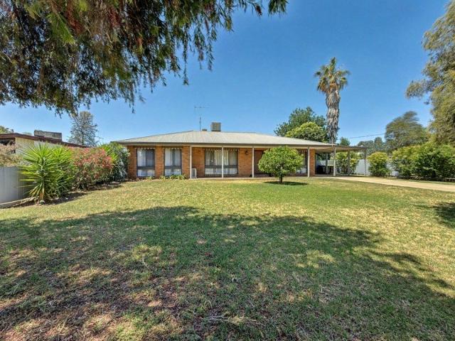 Comfortable Family Living in a Prime Deniliquin Location