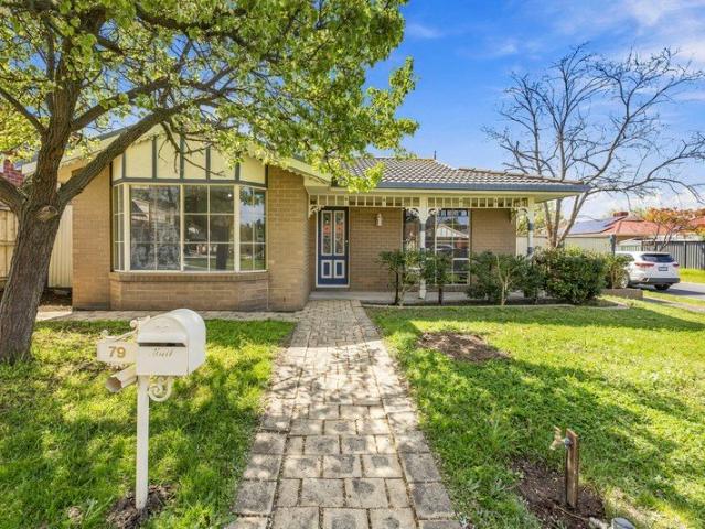 Comfortable Family Living in a Prime Roxburgh Park Location