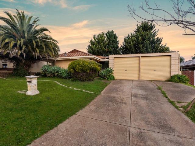 Comfortable Family Living in a Quiet Court Location