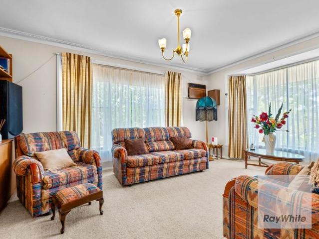 Comfortable Family Living in a Quiet Court Location