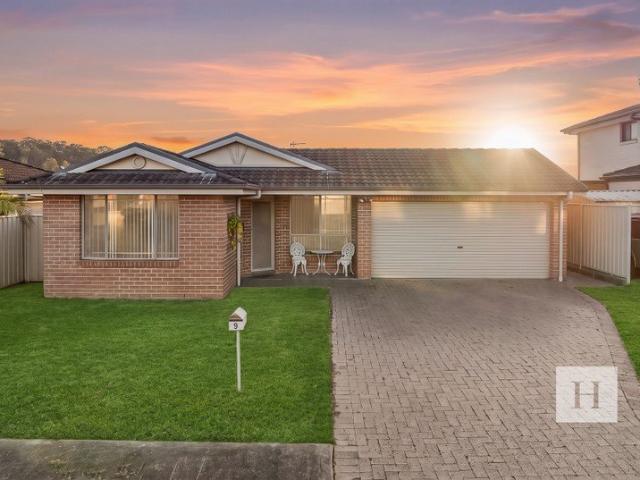 Comfortable Family Living in a Quiet Cul de Sac