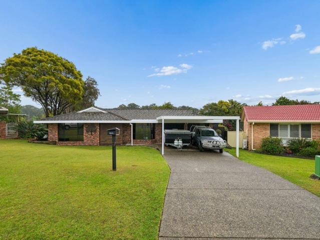 Comfortable Family Living in a Quiet Cul de Sac