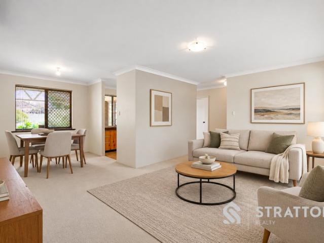 Comfortable Family Living in a Quiet Parkwood Cul de Sac