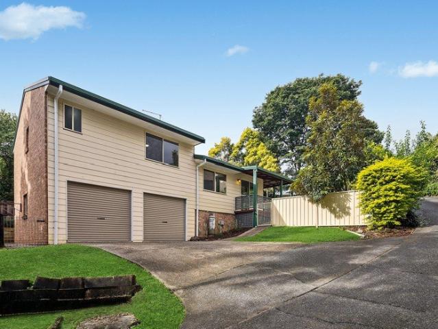 Comfortable Family Living In Central Boambee East Locale