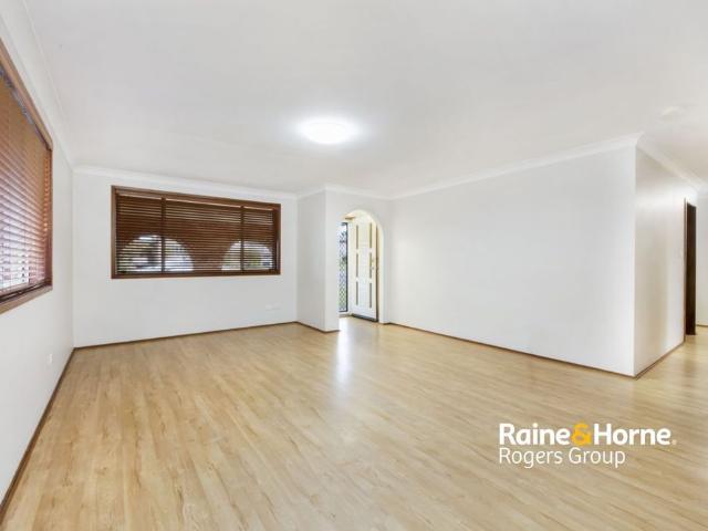 Comfortable Family Living in Charmhaven!