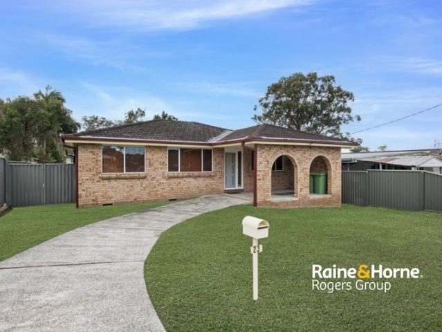 Comfortable Family Living in Charmhaven!