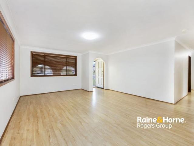Comfortable Family Living in Charmhaven!