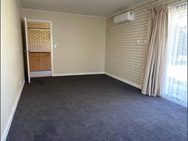 Comfortable Family Living in Happy Valley