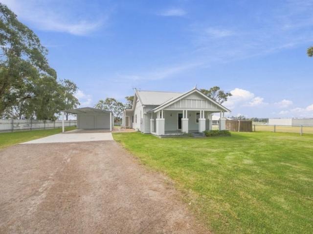 Comfortable Family Living in Peaceful Largs