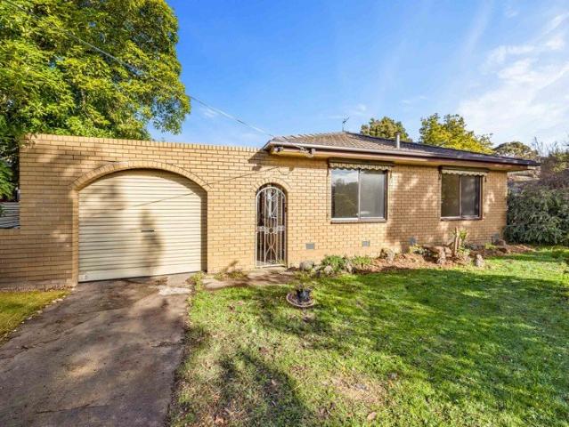 Comfortable Family Living in Popular Mount Clear