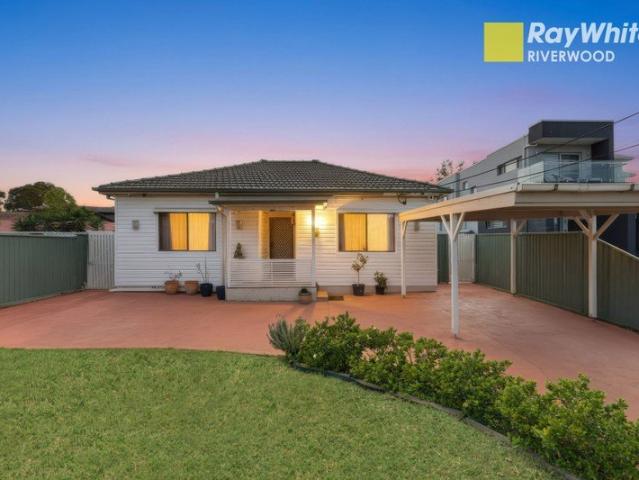Comfortable Family Living in Prime Padstow Location