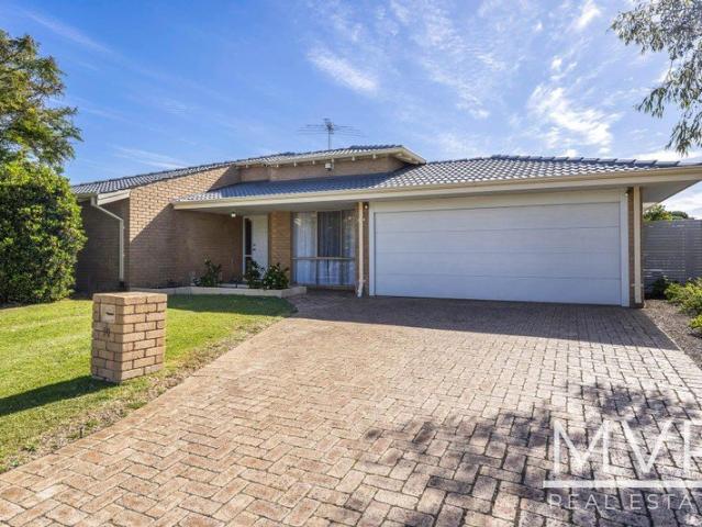 Comfortable Family Living in the Applecross SHS Catchment!