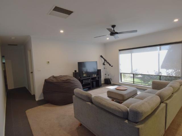 Comfortable Family Living in the Heart of the West End