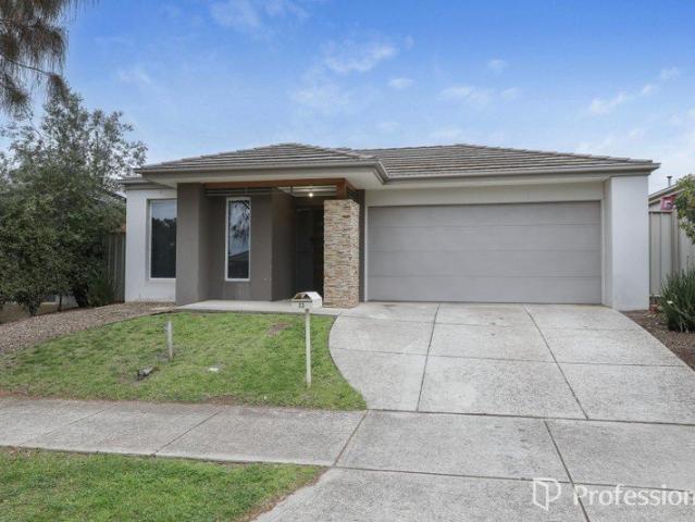 Comfortable Family Living in the Heart of Brookfield