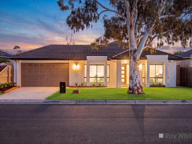 Comfortable Family Living in the Heart of Lynbrook