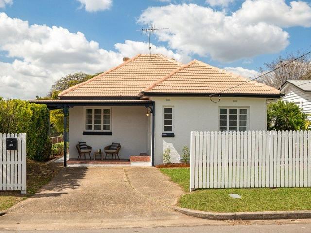 Comfortable Family Living in the Heart of Mitchelton