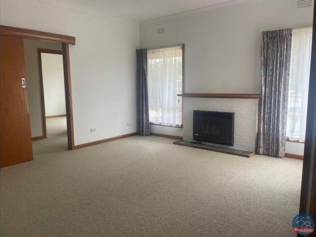 Comfortable Family Living in the Heart of Nathalia
