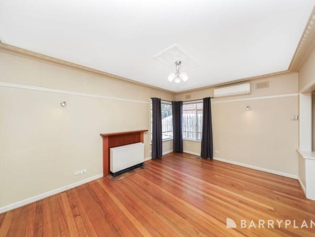 Comfortable Family Living in the Heart of Sunshine
