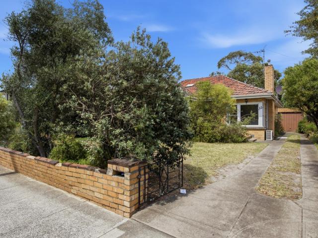 Comfortable Family Living in the McKinnon Zone