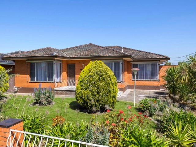 Comfortable Family Living in the Sought After Suburb of Hamlyn Heights