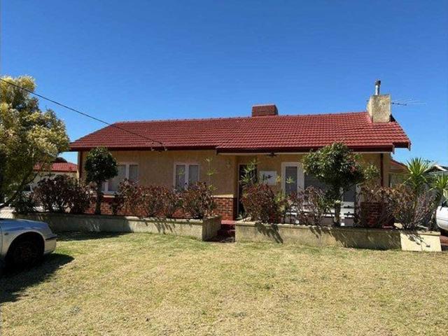 Comfortable Family Living in Thornlie