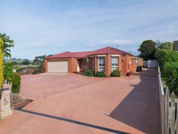 Comfortable Family Living With A Country Feel