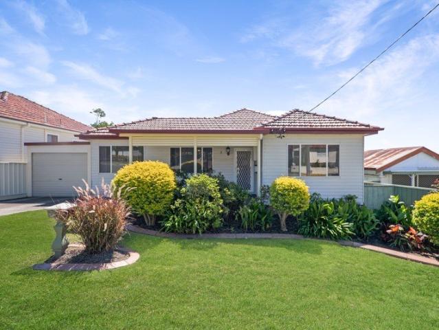 Comfortable Family Living with Entertaining Appeal