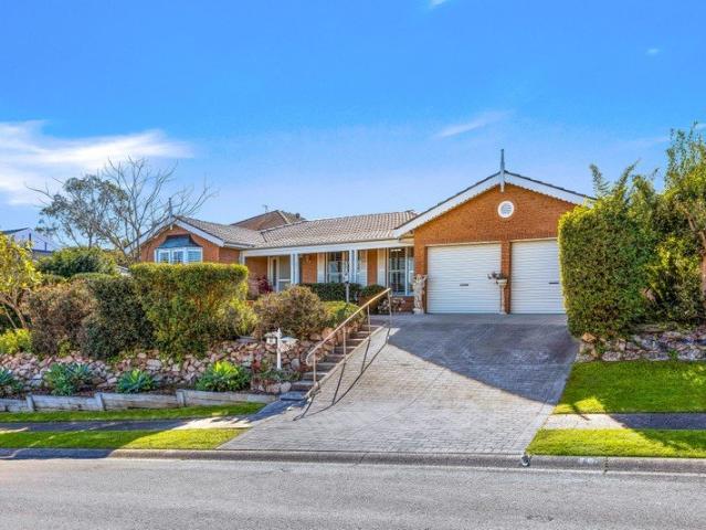 Comfortable Family Living with Expansive Water Views