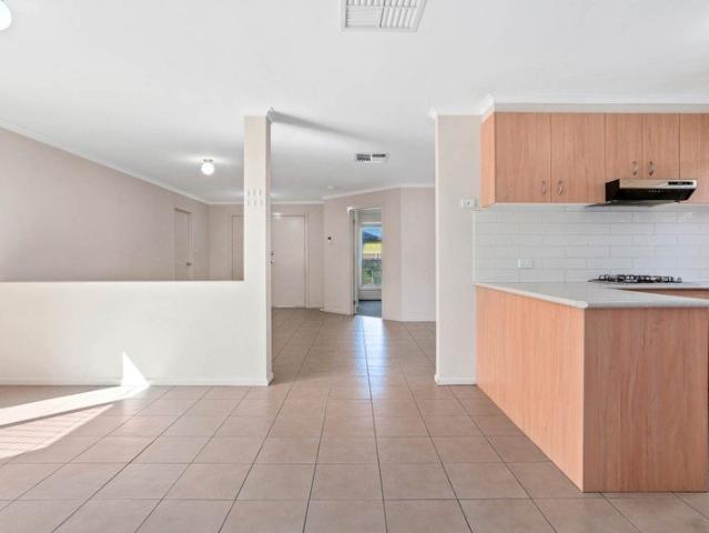 Comfortable Family Living with Large Backyard