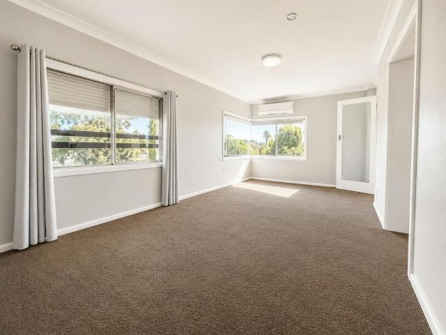 COMFORTABLE FAMILY LIVING WITH SPACE FOR EVERYONE