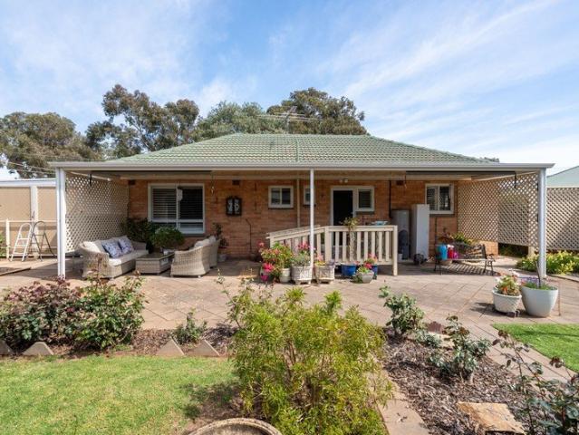 Comfortable Family Living with Space to Entertain
