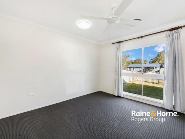 Comfortable Family Living with Space to Entertain!