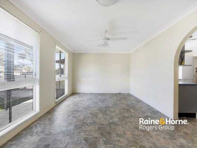 Comfortable Family Living with Space to Entertain!