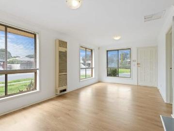 Comfortable Family Living with Space to Enjoy!