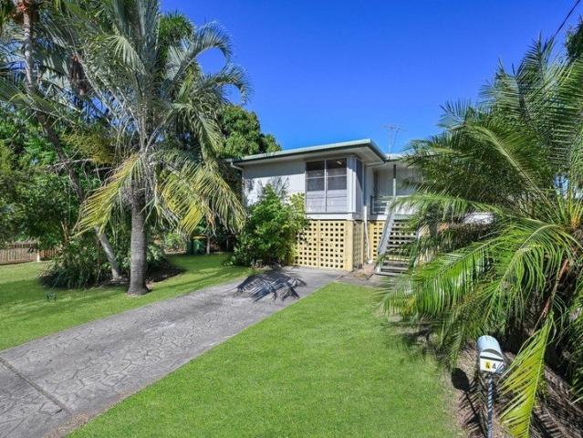 Comfortable Family Living with Spacious Fully Fenced Yard