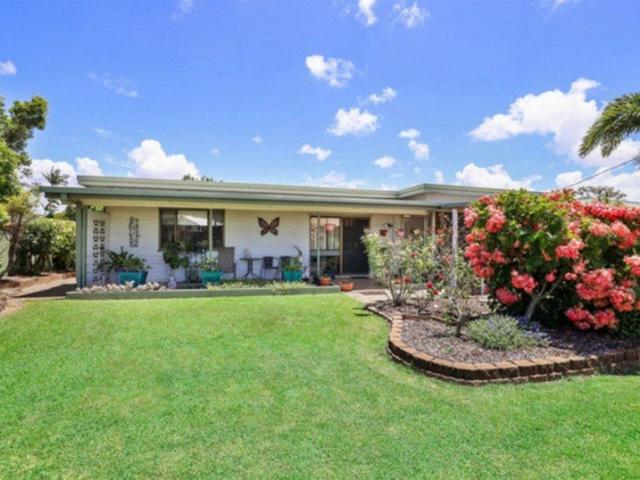 COMFORTABLE FAMILY LIVING WITH SPACIOUS INDOOR & OUTDOOR APPEAL