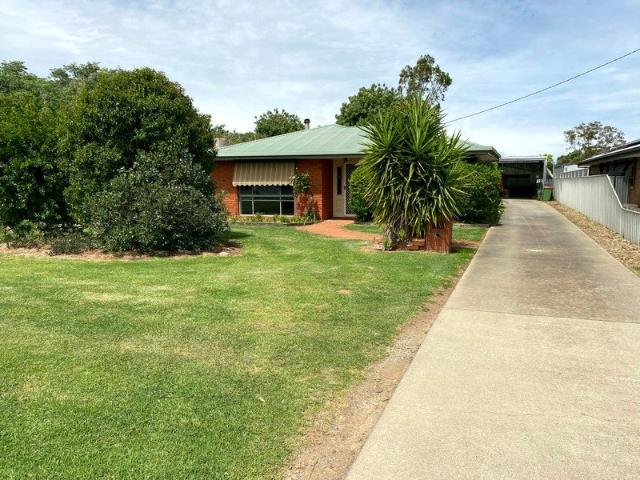 Comfortable Family Living with Room to Enjoy!
