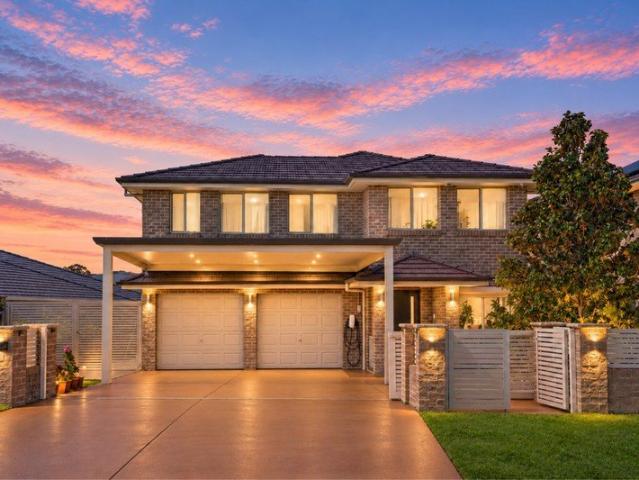 COMFORTABLE FAMILY LIVING WITH VERSATILE ENTERTAINING