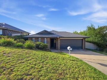Comfortable Family Living!