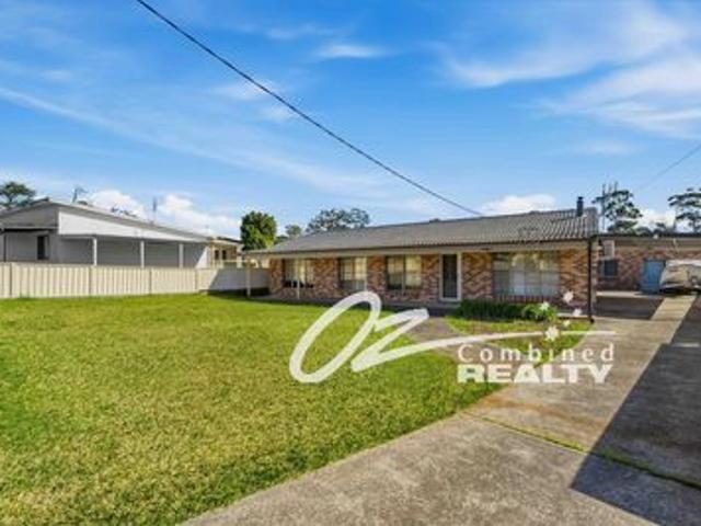 | Comfortable Four Bedroom Home in the Heart of Sanctuary Point